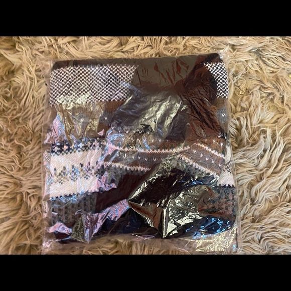 NWT BP.
Fair Isle Snood & Beanie Set - Picture 7 of 7